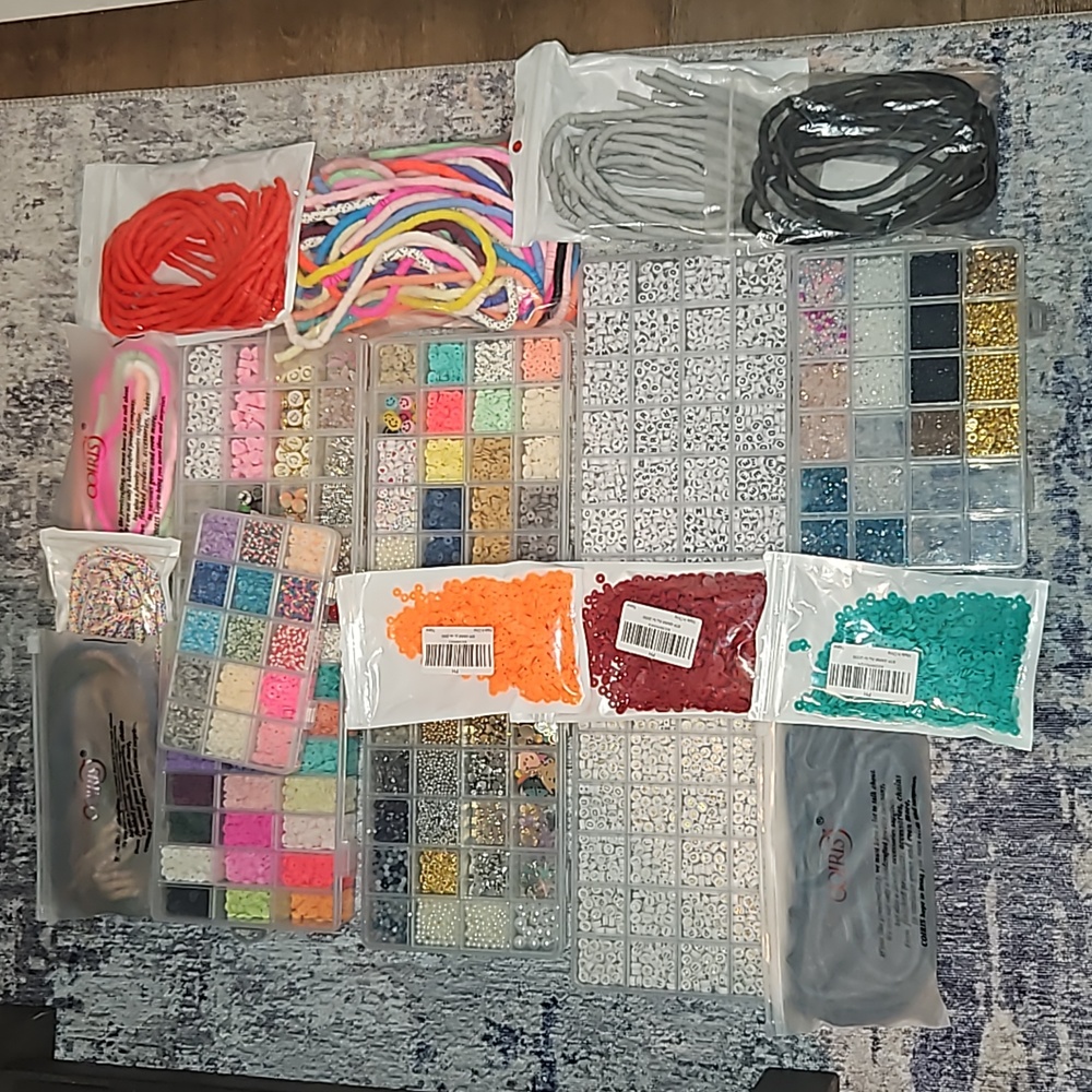 EUC Heishi Bracelet Making Kit